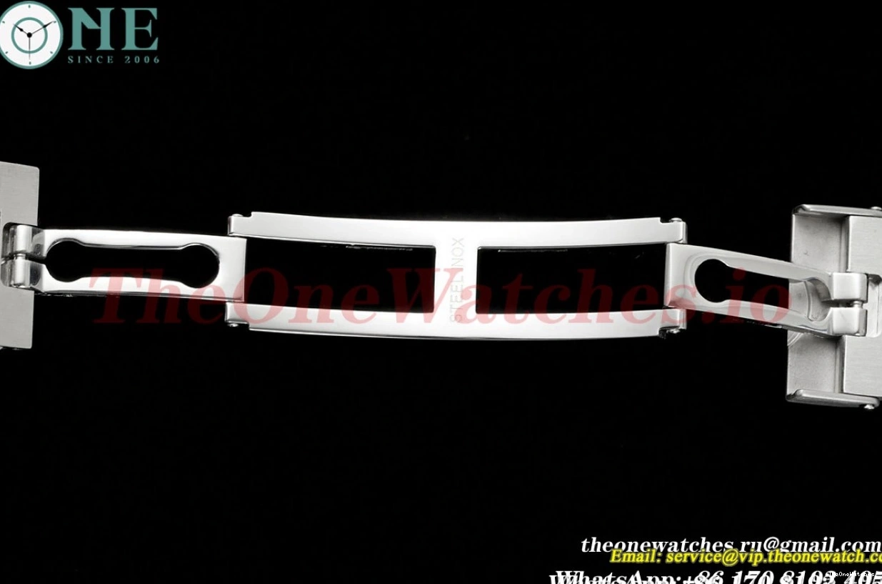 5740 Stk A240 Nautilus 40mm GRF SS diamonds SS White 0119